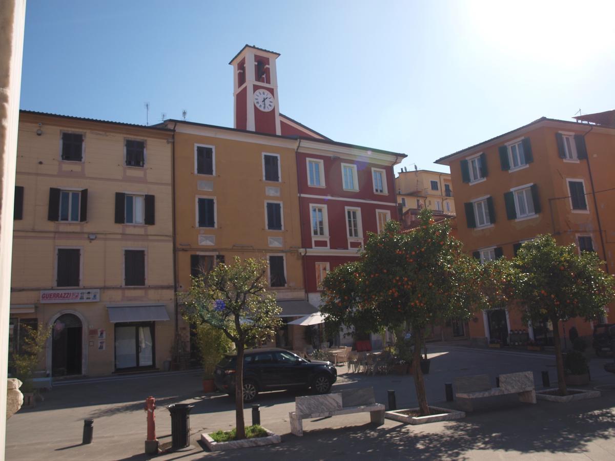 Ostello Palazzo Nizza Massa  Exteriér fotografie
